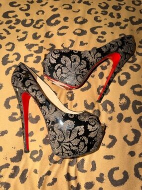 Ultra high Arabesque Christian Louboutin peep toes